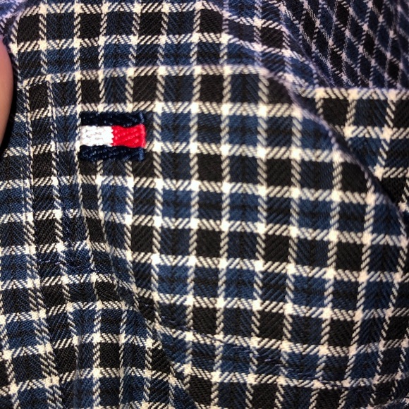 Tommy Hilfiger Blue and White Casual Button Down Shirt- xl -like new - Picture 3 of 11